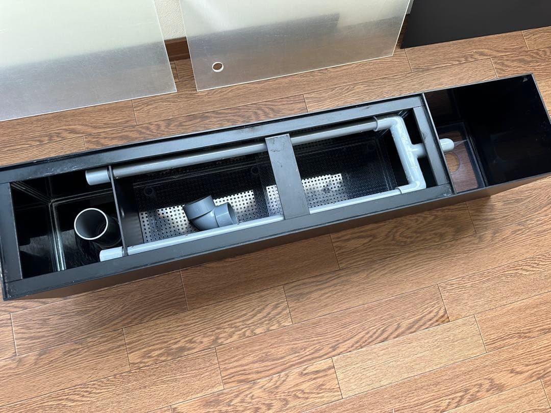 90アクリル水槽 上部濾過 LEDライト付き