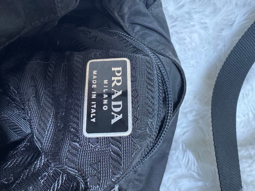 PRADA ブラック ショルダーバッグ
