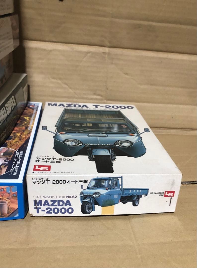 1/32 未開封12台と開封済みT-2000 1台1/32ジオラマ