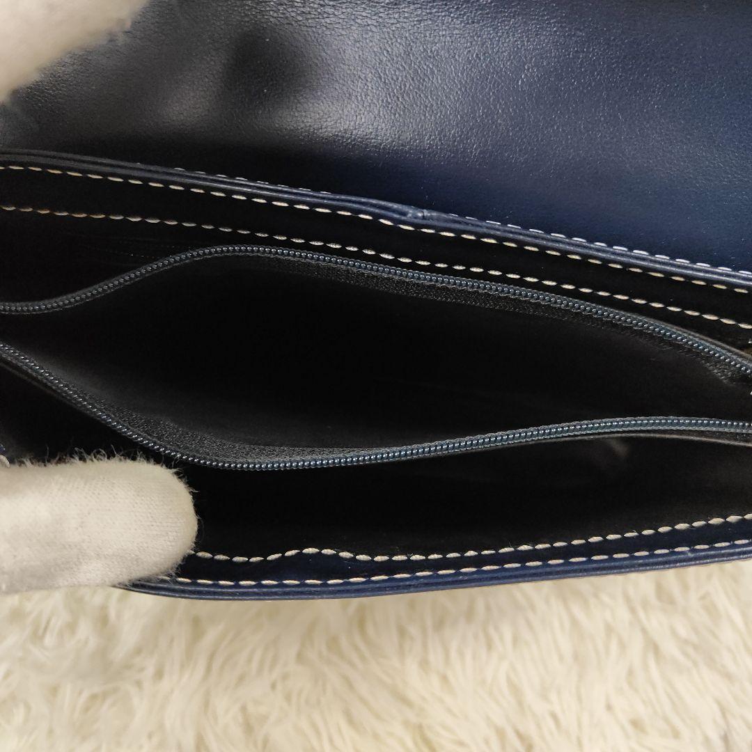 本日限定価格　イブサンローラン Yカット 型抜き ショルダーバッグ 肩掛け