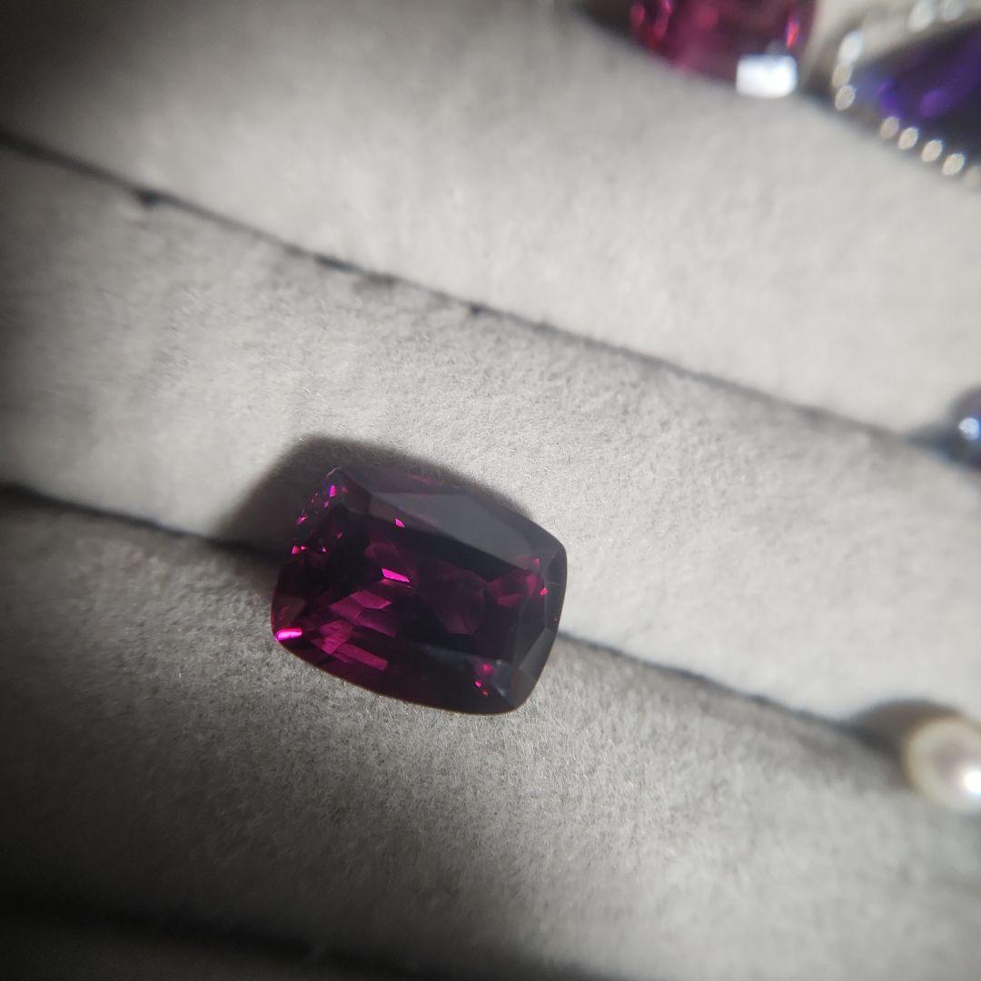 特大天然ロードライトガーネット 9.001ct