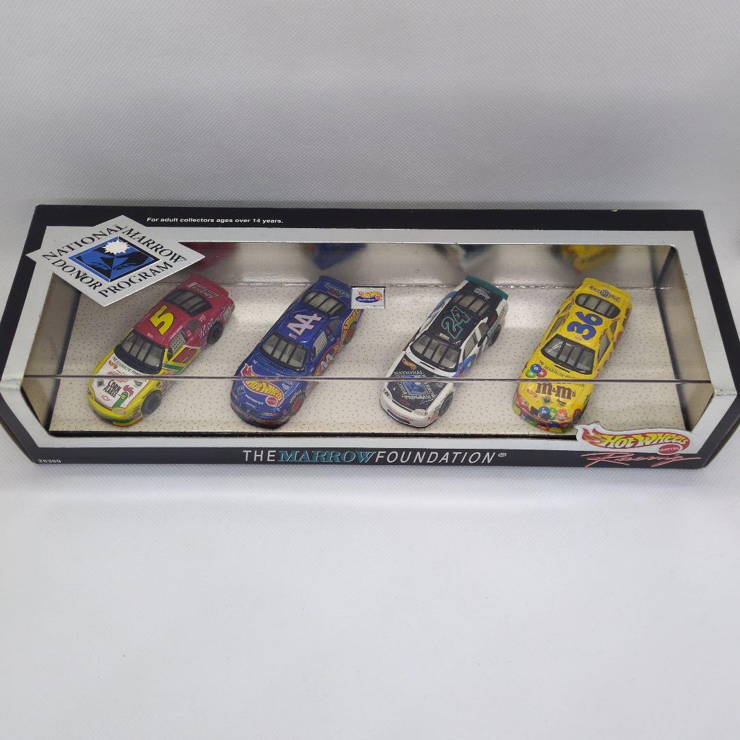 ホットウィール　NASCAR ハードケース　ヘンドリック