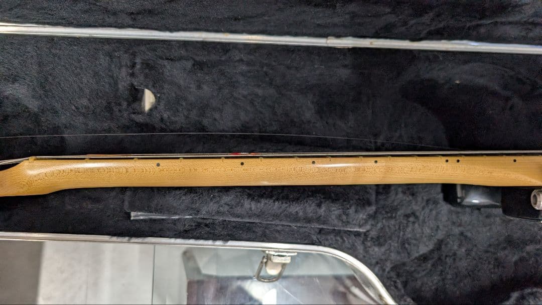 Fender Stratocaster 40周年記念モデル？ハードケース付き