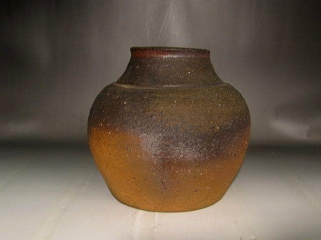 中村六郎 備前壺 味わい深い作品 s424 中村六郎 備前壺 味わい深い作品