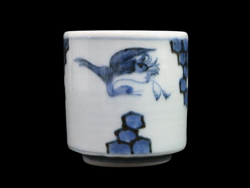 古伊万里　染付　鶴に亀甲紋の図　覗き　のぞき　猪口　E087AS-DBk