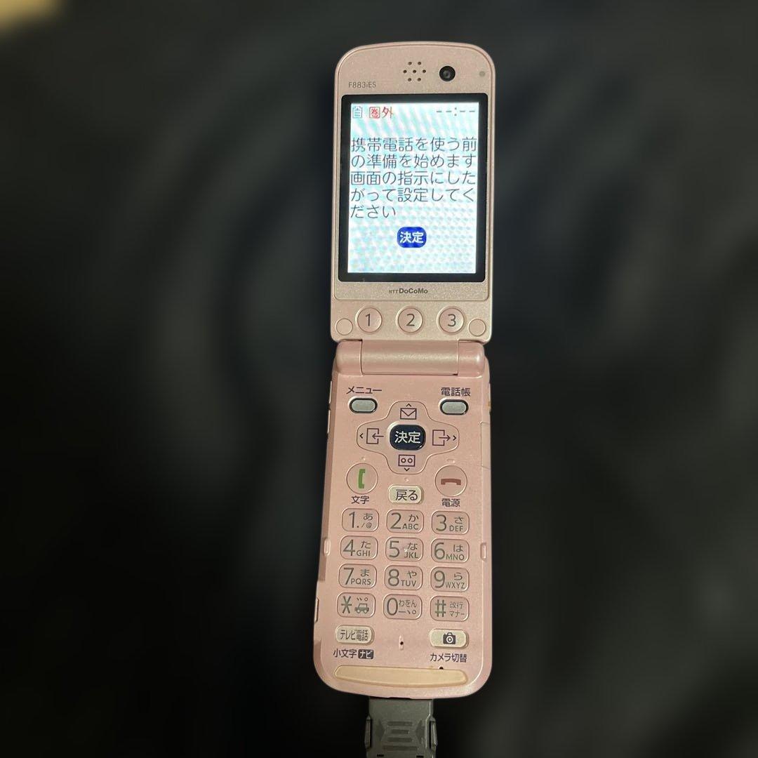 F883iESピンク 折りたたみ式携帯電話 本体 - メルカリ
