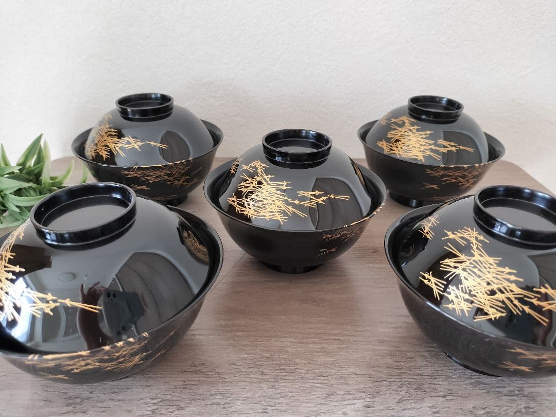 輪島塗 黒色漆器 蓋付汁椀 5客セット 松葉 金彩模様 桐箱付き
