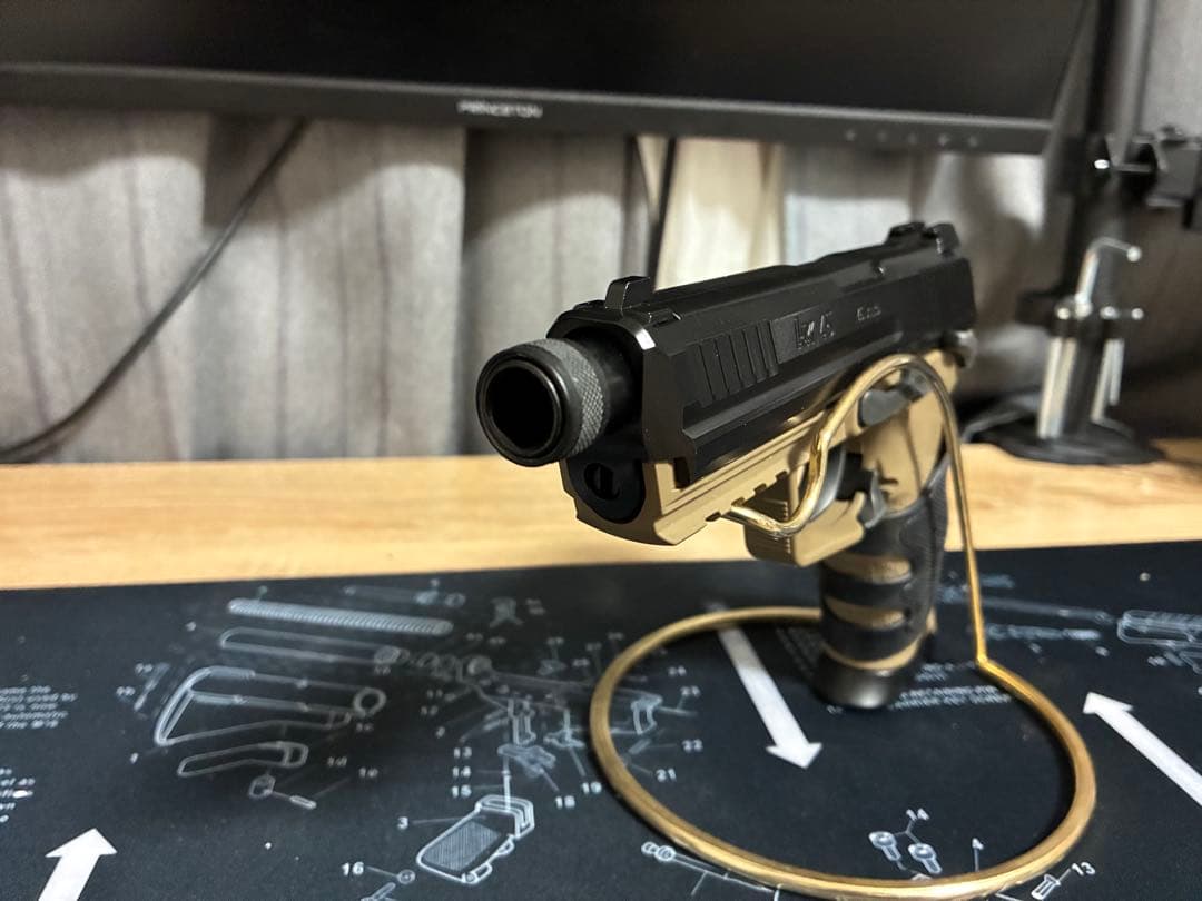 東京マルイ製 HK45 タクティカル（FDEカラー）、 サブマガジン2個付き