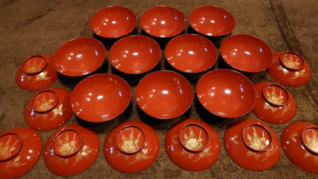 輪島塗　金蒔絵　蒔絵　沈金　華蝶の図　蓋椀　１０客