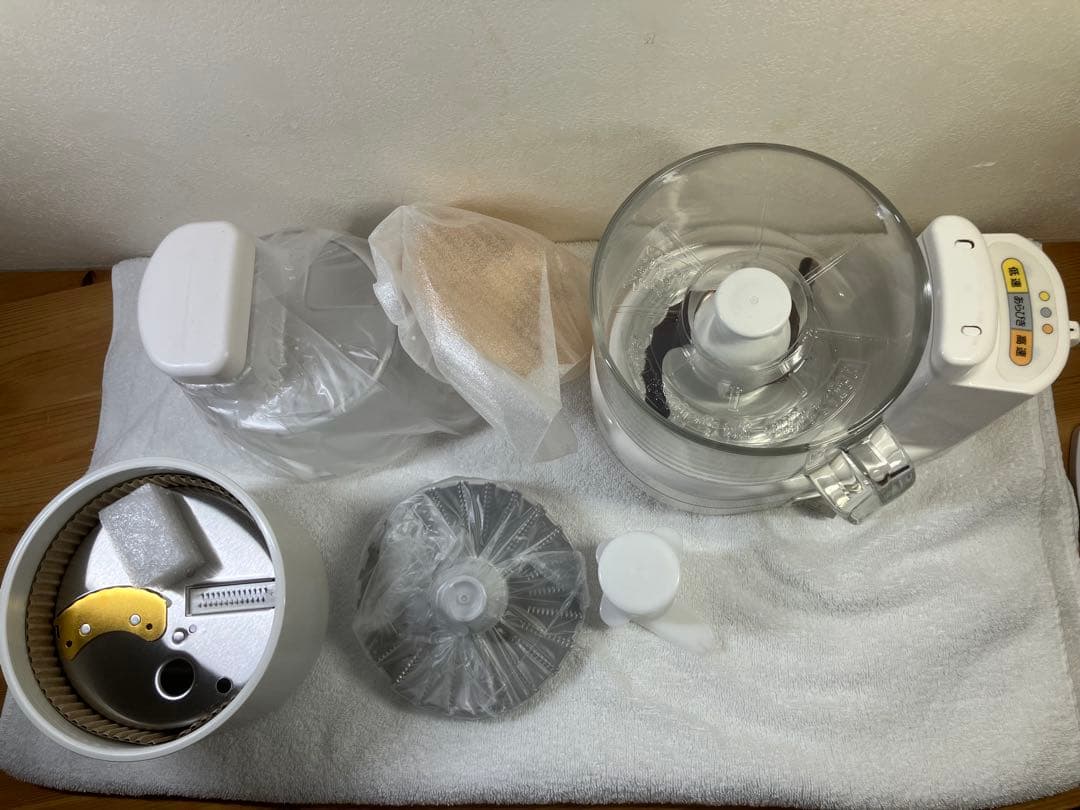 新品未使用Panasonic フードプロセッサー MK-K81-W ホワイト