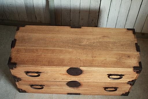 味のある丸金具時代箪笥 桐箪笥 抽斗2段 タンス 収納 古家具