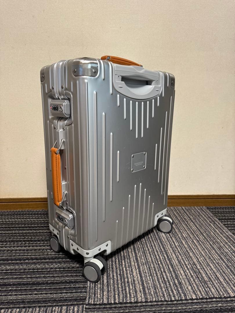 イノベーターSterling Silver 36L Cabin シルバー