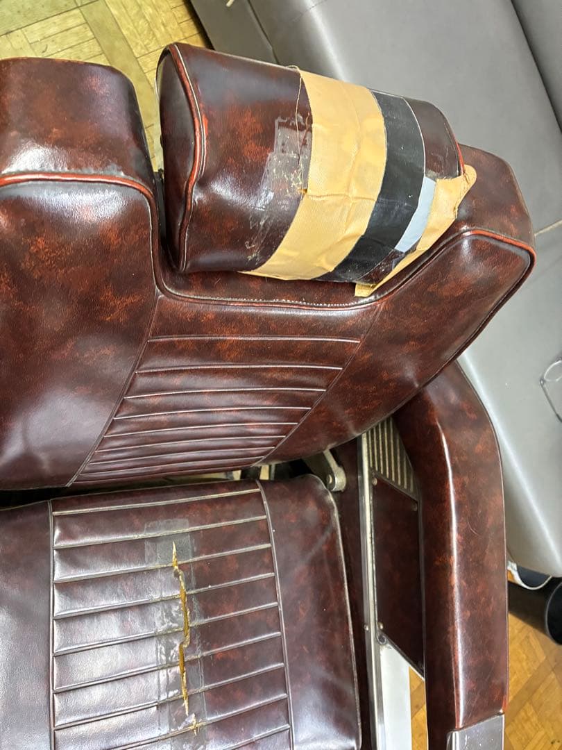 最 安 価格家具・インテリア - 理容椅子 電動リクライニング理容椅子