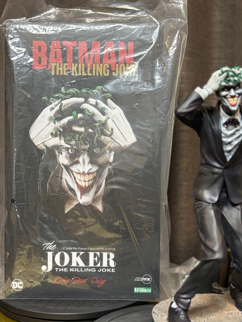 ジョーカー フィギュア バットマン: ザ・キリング・ジョーク 他 3品セット