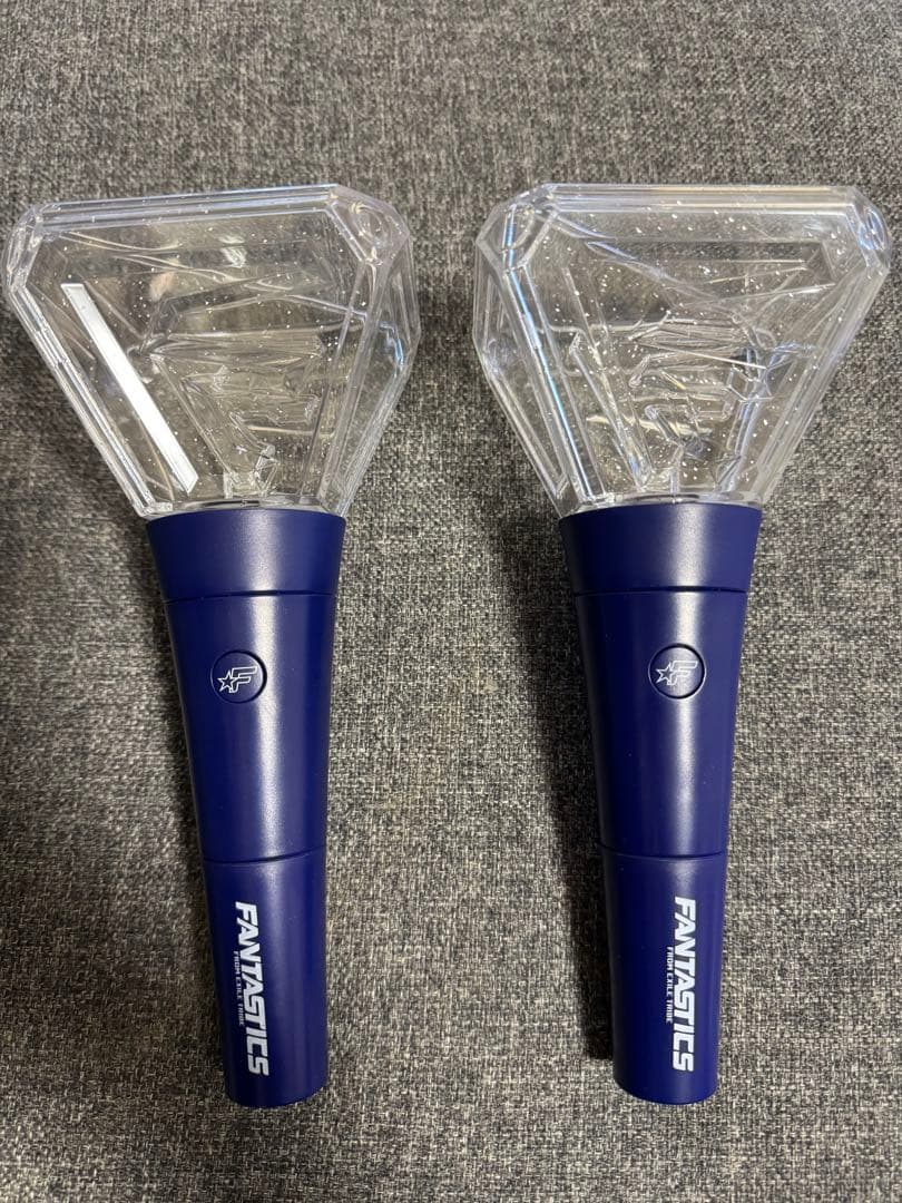 FANTASTICS OFFICIAL LIGHT STICK ペンライト 2本 - メルカリ