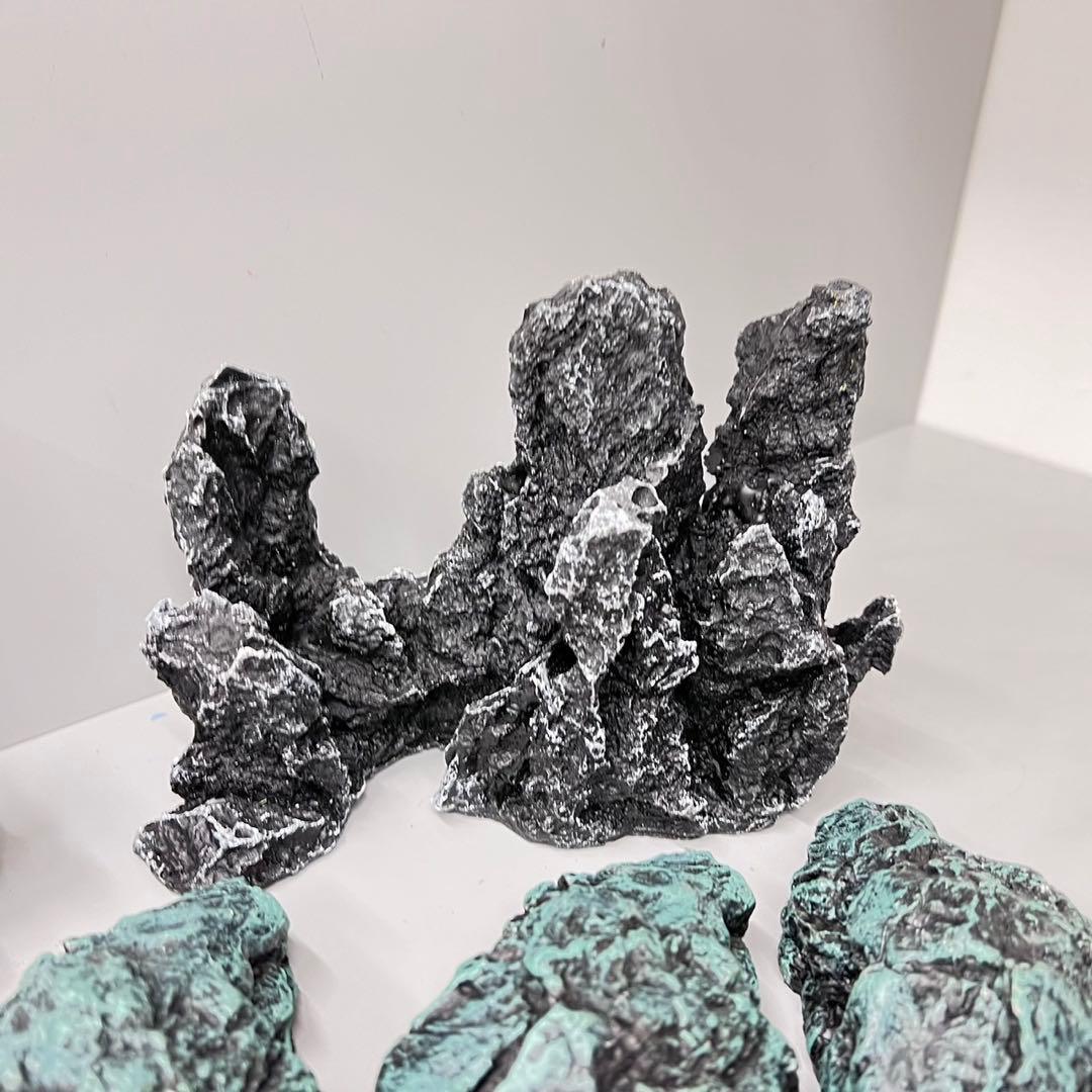 両爬工房 爬虫類 シェルター Mサイズ 隠れ家 ゴジラ　ジオラマ