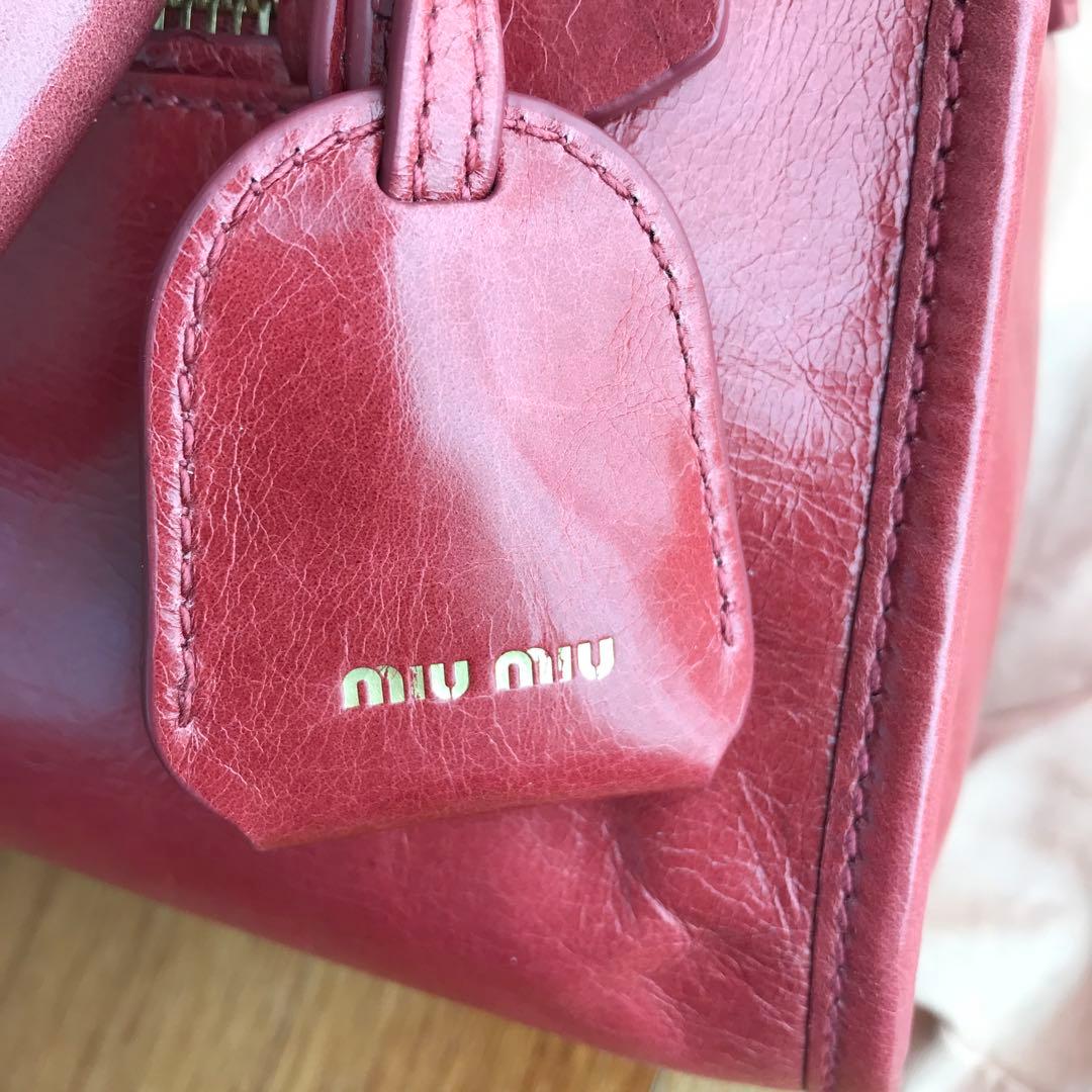 ミュウミュウ　ハンドバック　ショルダーストラップ付き　ローズピンク