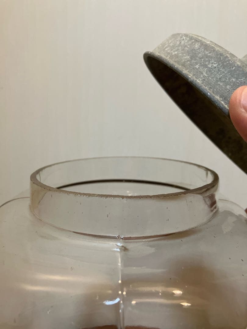 存在感抜群！アルミ開閉蓋付きの煙草陳列用ガラス瓶◇たばこ瓶◇