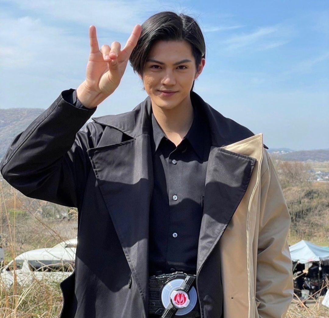 3月末まで出品]仮面ライダーギーツ浮世英寿36話着用衣装コートLサイズ※