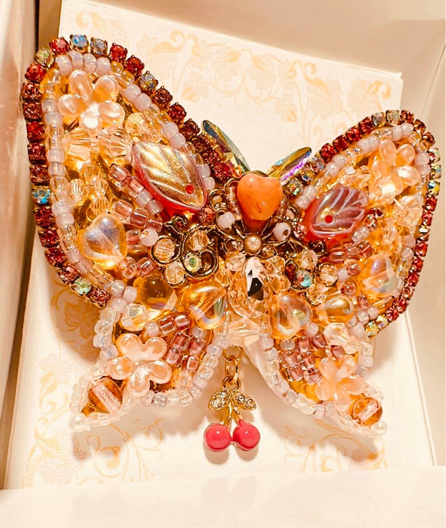 未使用 piari 様 ハンドメイド 作品 ブローチ 蝶 ピンク