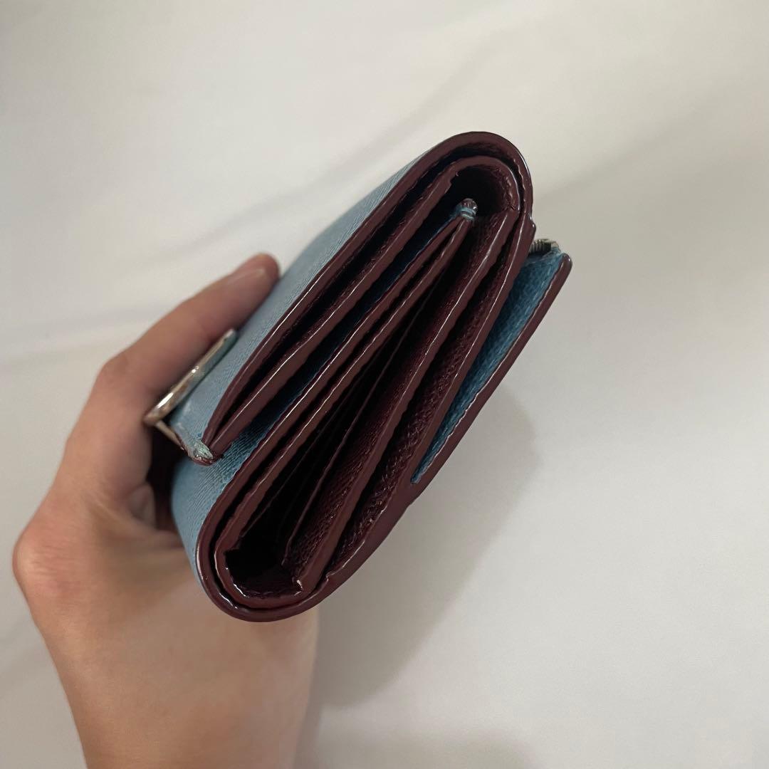 未使用級】ブルガリ 三つ折り 財布 ロゴ サークル レザー 水色 ボルドー