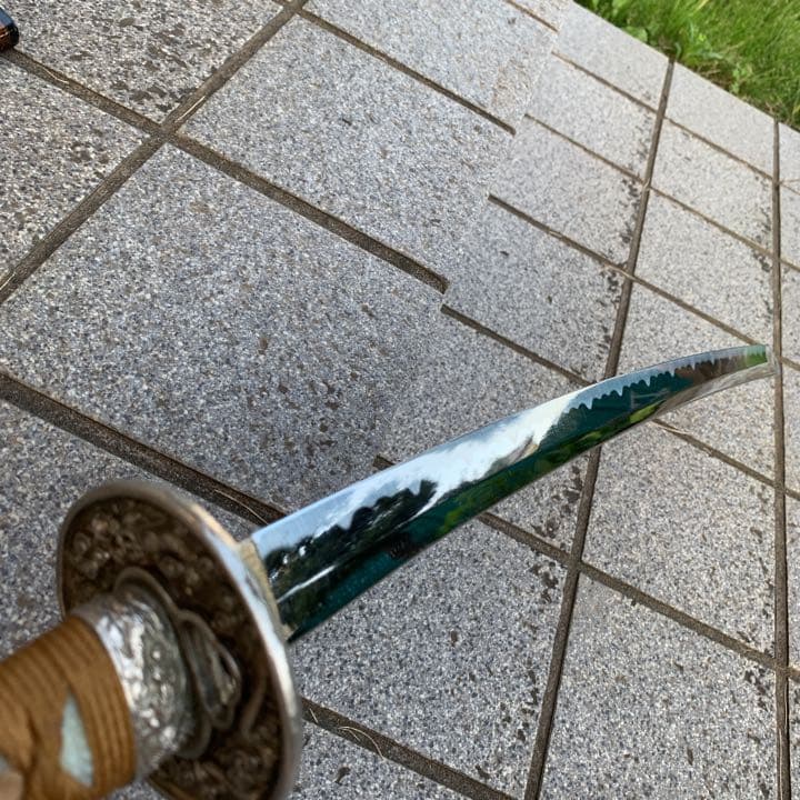 中古で1万2000円で購入しました。