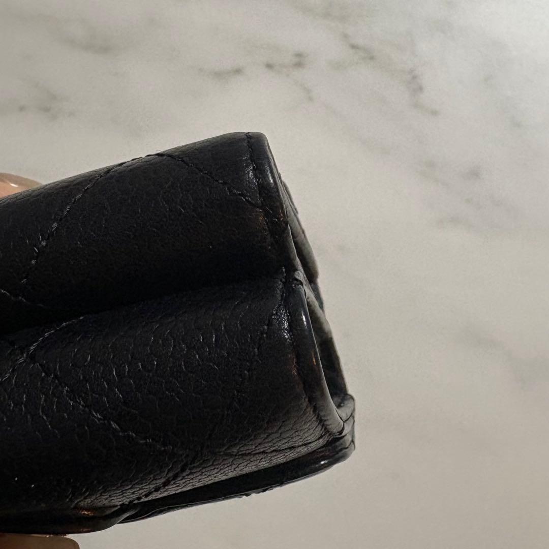 美品 希少 CHANEL キャビアスキン 両開きシャネルマーク金具 三つ折り財布