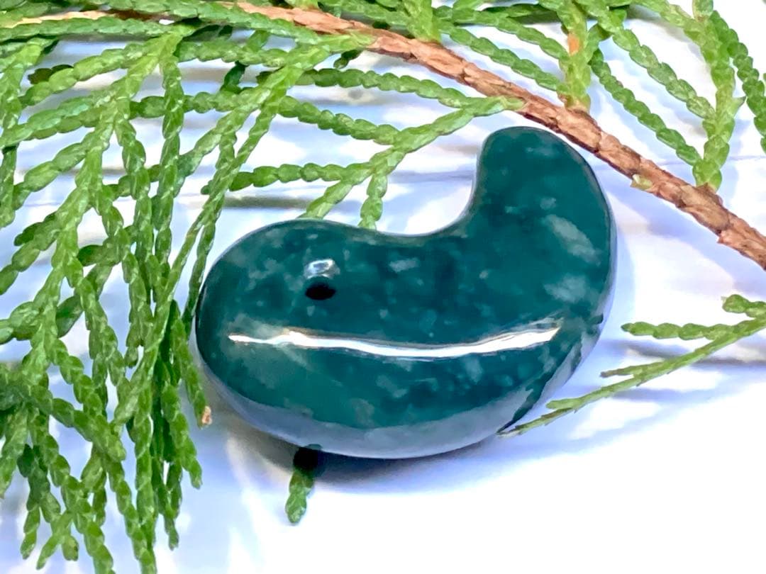 ✳premiumシリーズ 珍‼️希少吉兆雪輪文様 糸魚川青翡翠入りコン沢