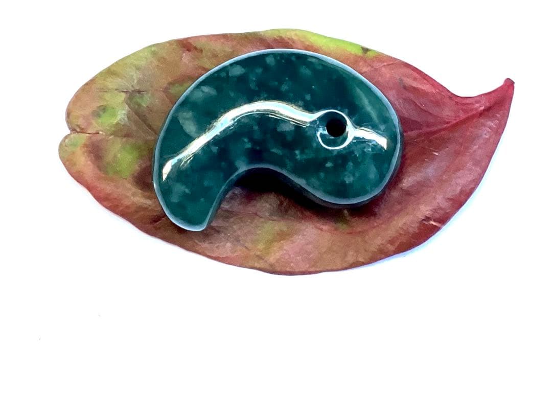 ✳premiumシリーズ 珍‼️希少吉兆雪輪文様 糸魚川青翡翠入りコン沢