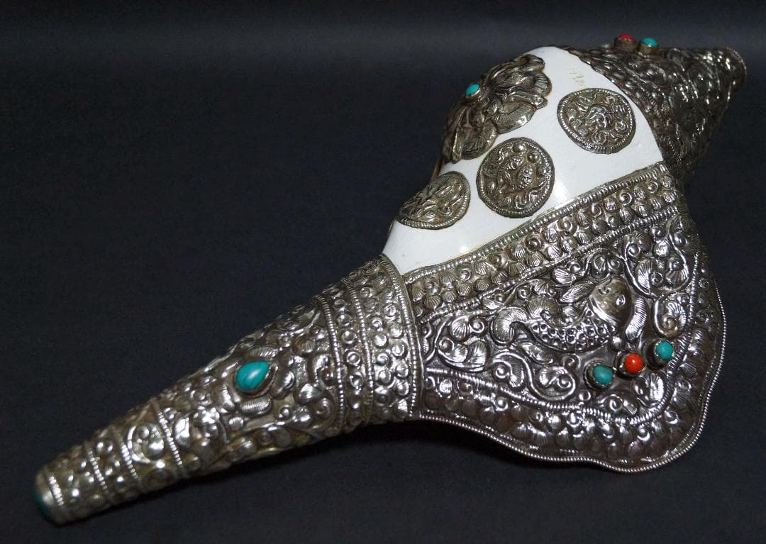オールドチベット法具大型左巻法螺貝純銀巻きターコイズコーラル象嵌