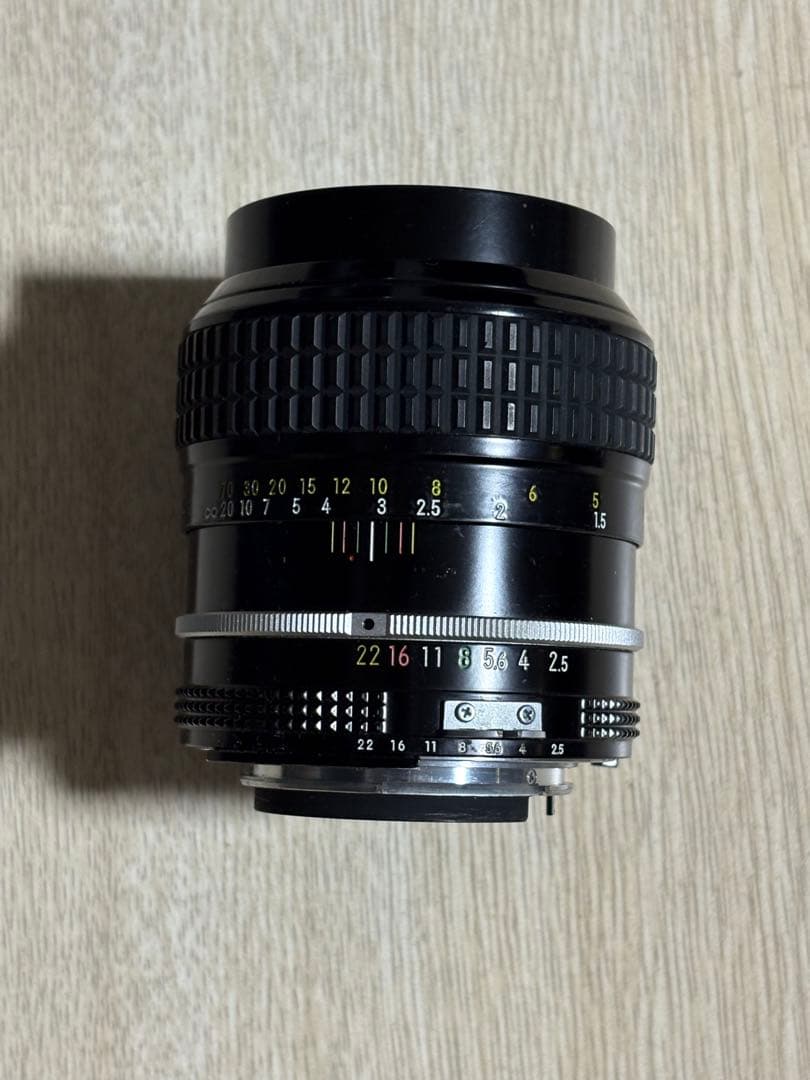 Nikon AI Nikkor 105mm f/2.5 レンズ