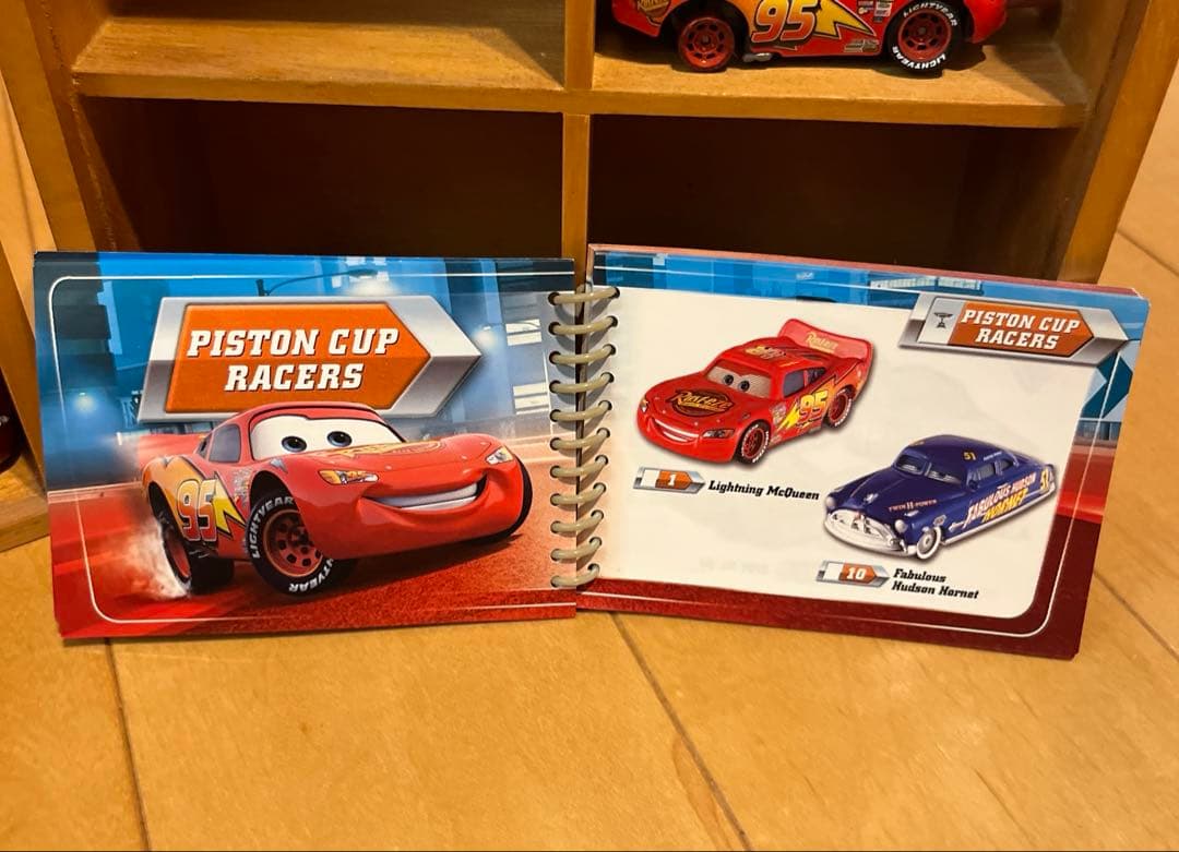 マテルカーズ ライトニング・マックィーン 21台と希少なガイドブック2
