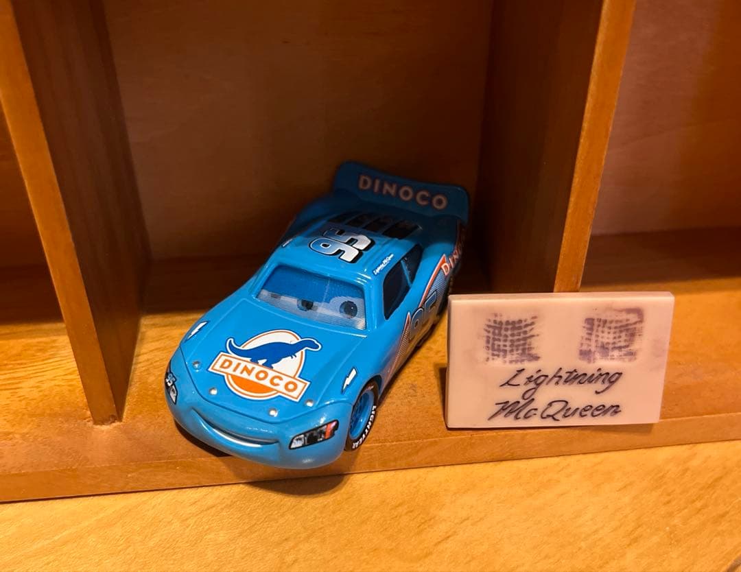 希少 マテルカーズ ライトニング・マックィーン 21台ガイドブック2冊