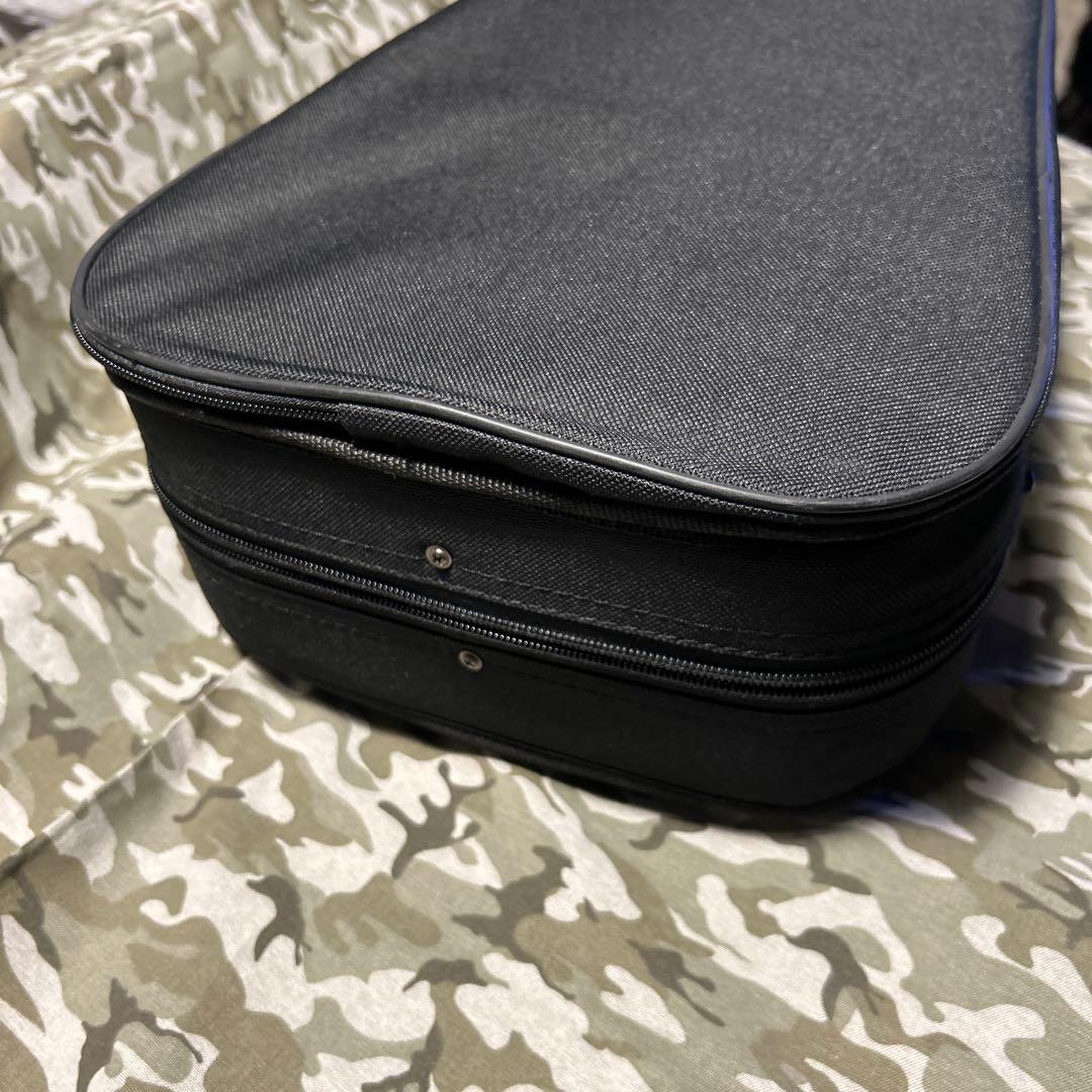 バイオリン　ハルシュスタット　セミハードケース付き。肩当て。