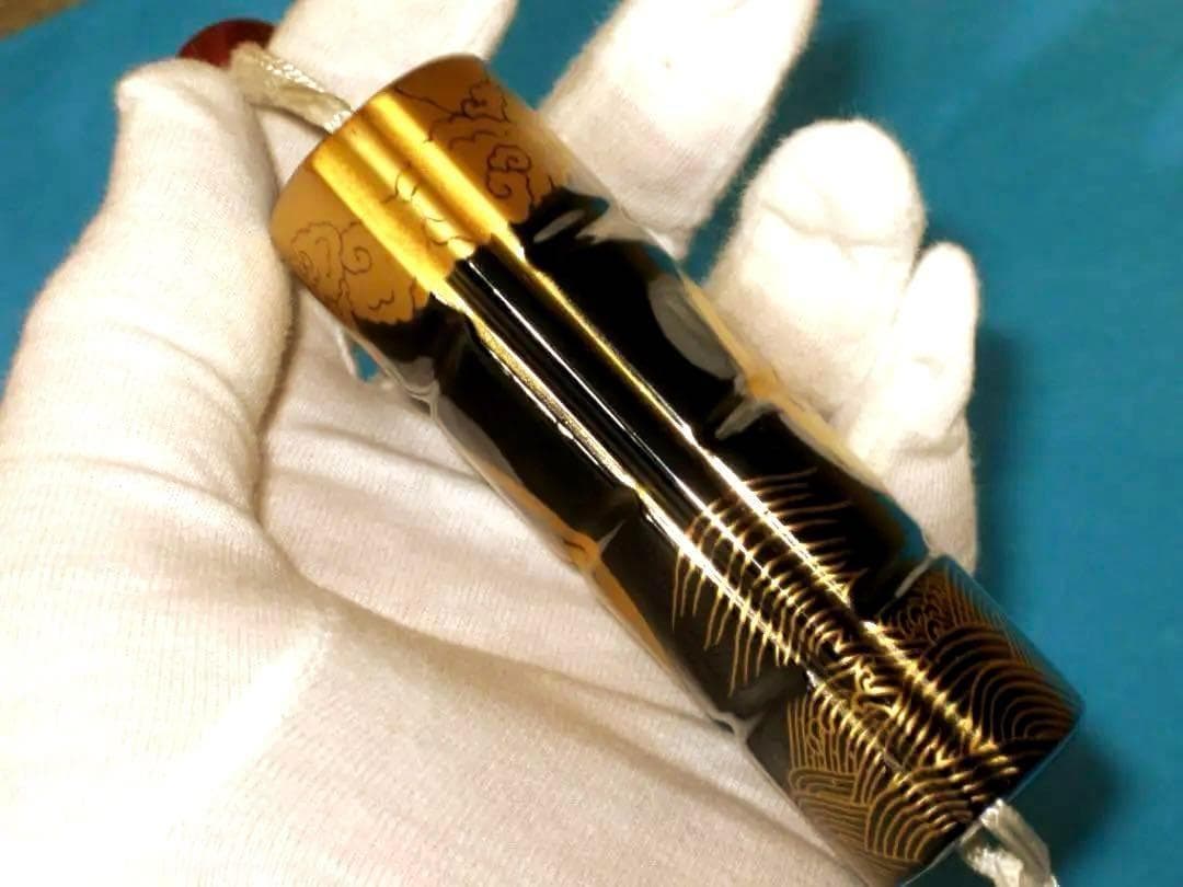 水戸黄門　印籠　三つ葉葵　里見浩太朗　武田鉄矢