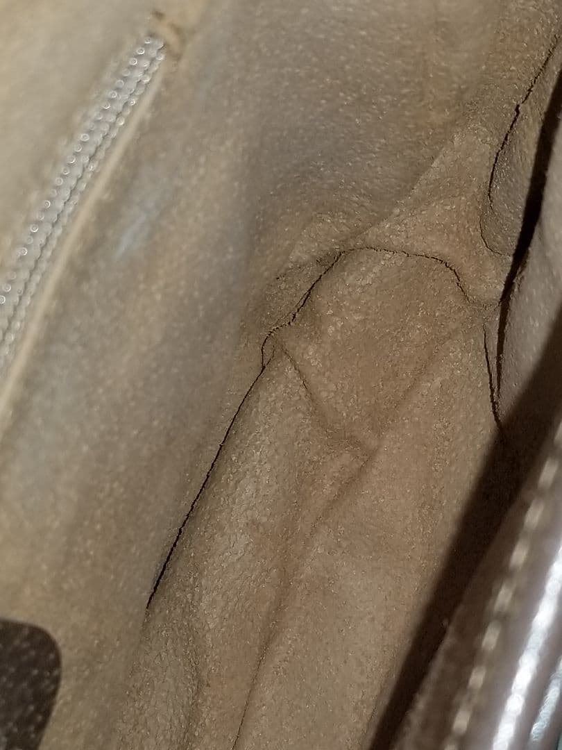 ヴィンテージ GUCCI GG ショルダーバッグ ベージュとブラウンのレザー。