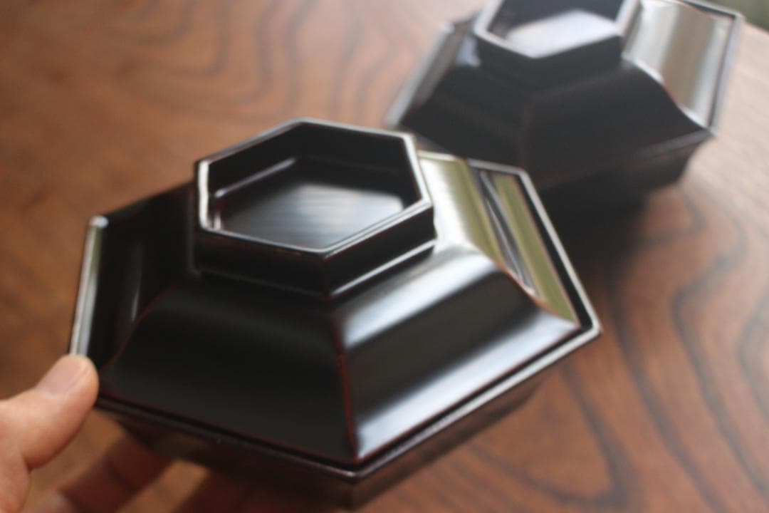 時代逸品！めずらしい六角デザインに極上溜塗の映える煮物椀2点（検輪島塗雑煮椀