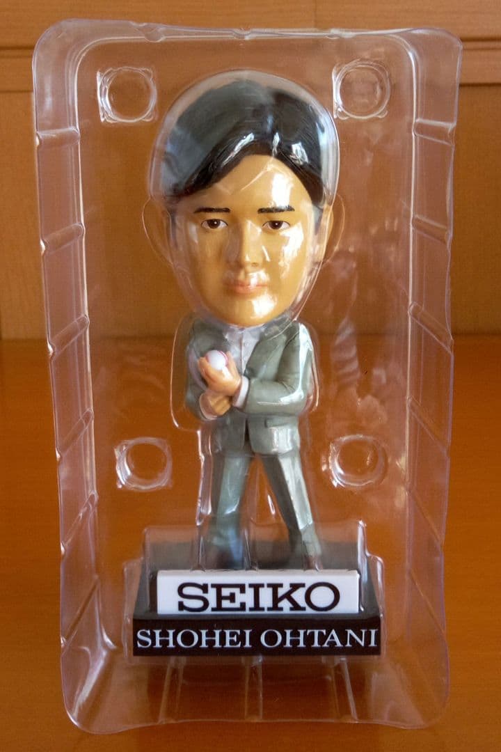 大谷翔平×SEIKO フィギュア エンジェルスの大谷くんとスーツの大谷くん