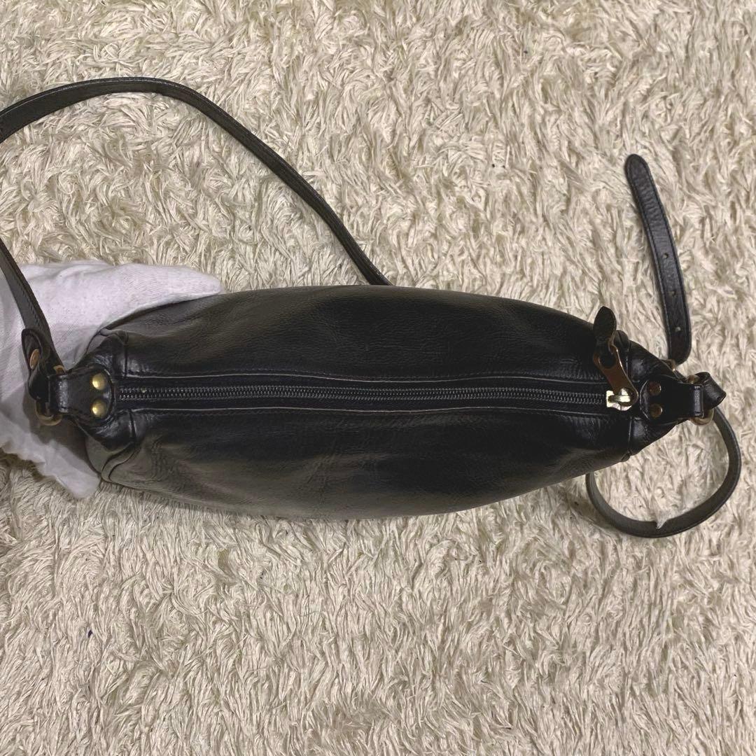 美品✨イルビゾンテ ショルダーバックハーフムーン クロスボディ
