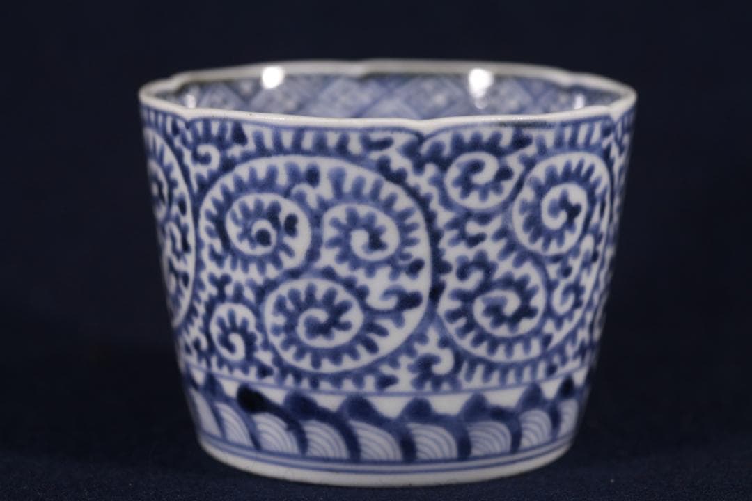 102 古伊万里染付大振太蛸唐草図蕎麦猪口 無傷美品