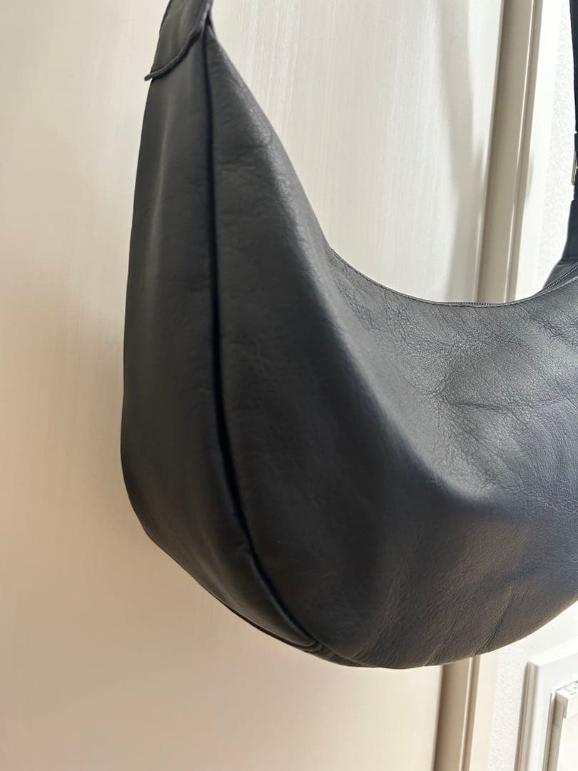 美品　russet ソフトレザーラウンドショルダーバッグ　ブラック