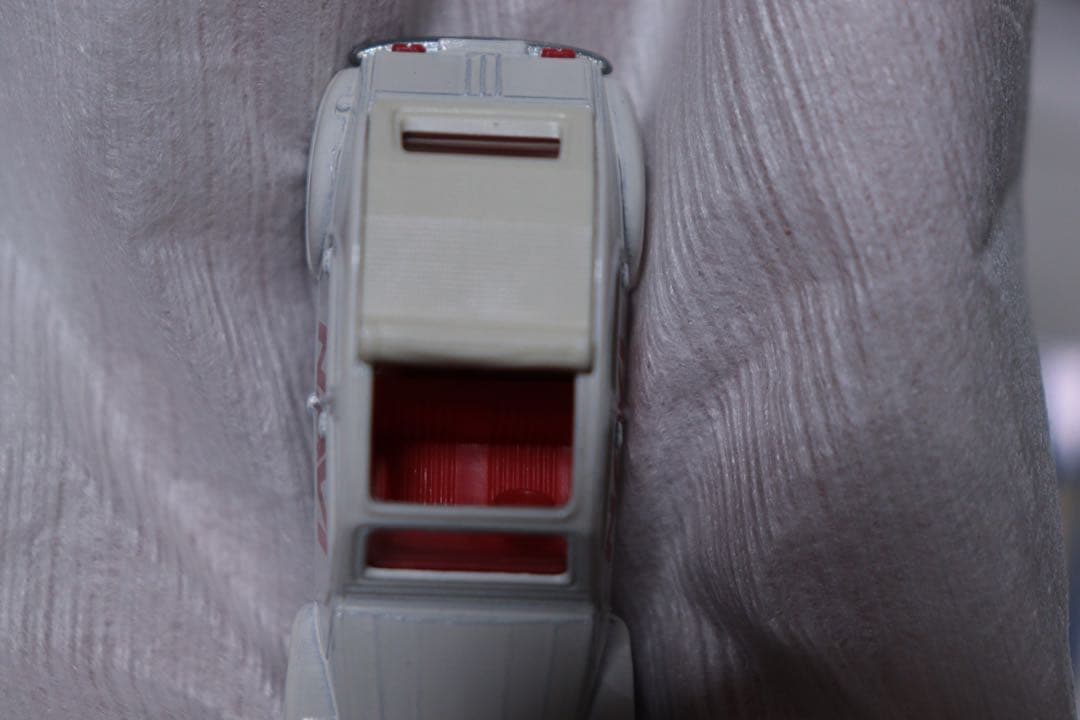 日本製　トミカ　外国車シリーズ　シトロエン　2CV NAVI F39