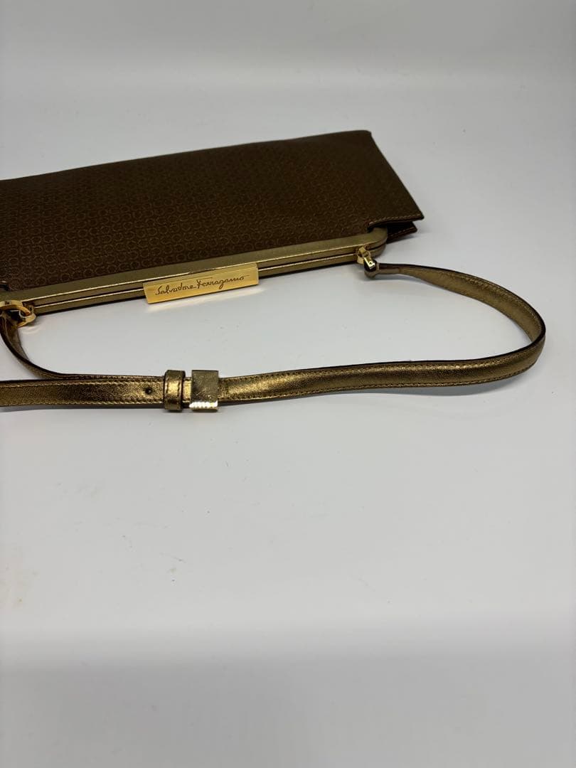 【極美品】フェラガモ ガンチーニ パーティバッグ ミニハンドバッグ