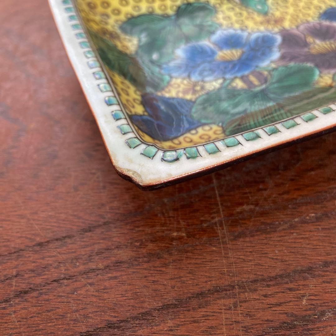 青手古九谷花に蝶の図四方皿