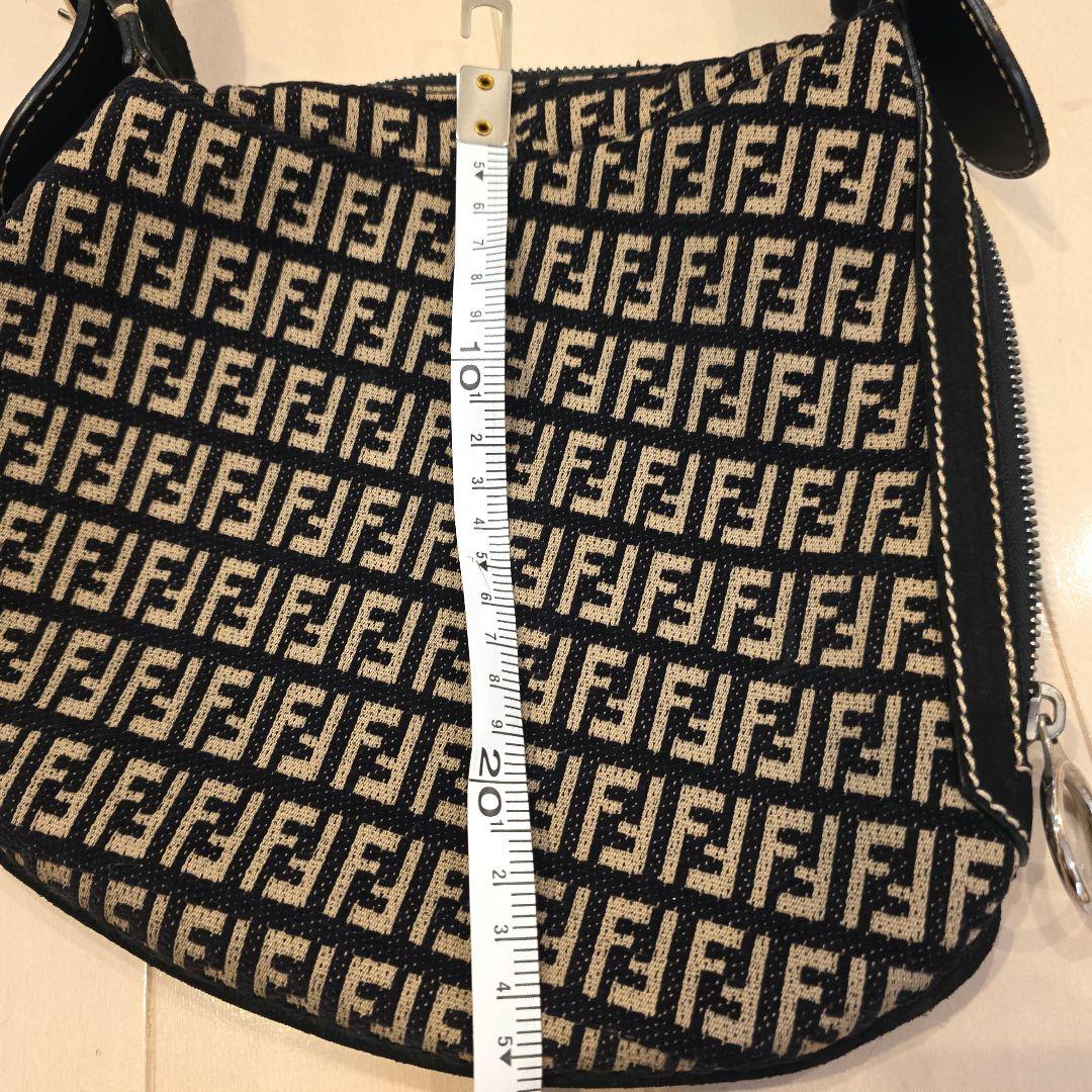 フェンディ　FFロゴ ショルダーバッグ