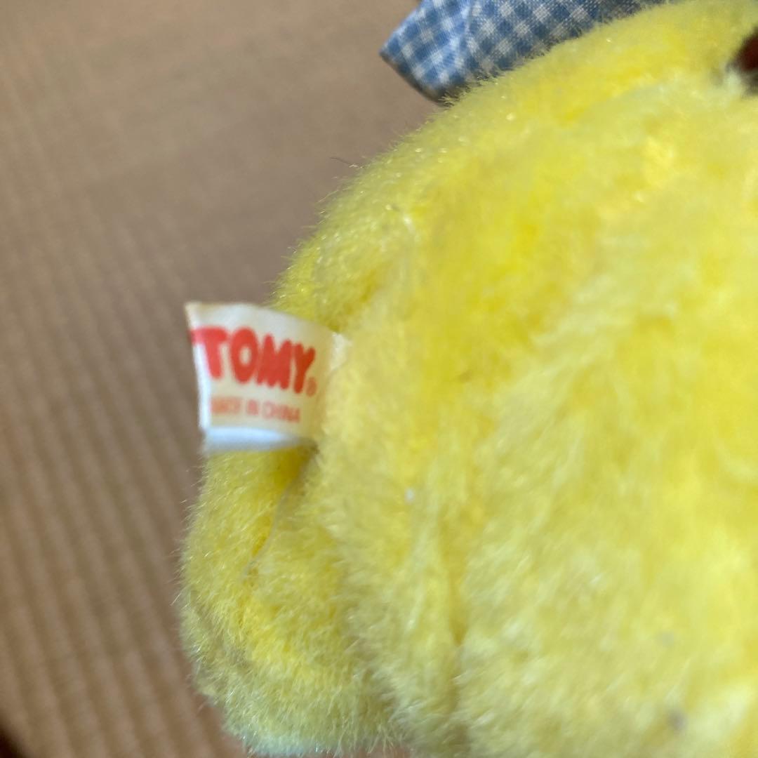 ピカチュウ ぬいぐるみ チェック柄枕付き　TOMY