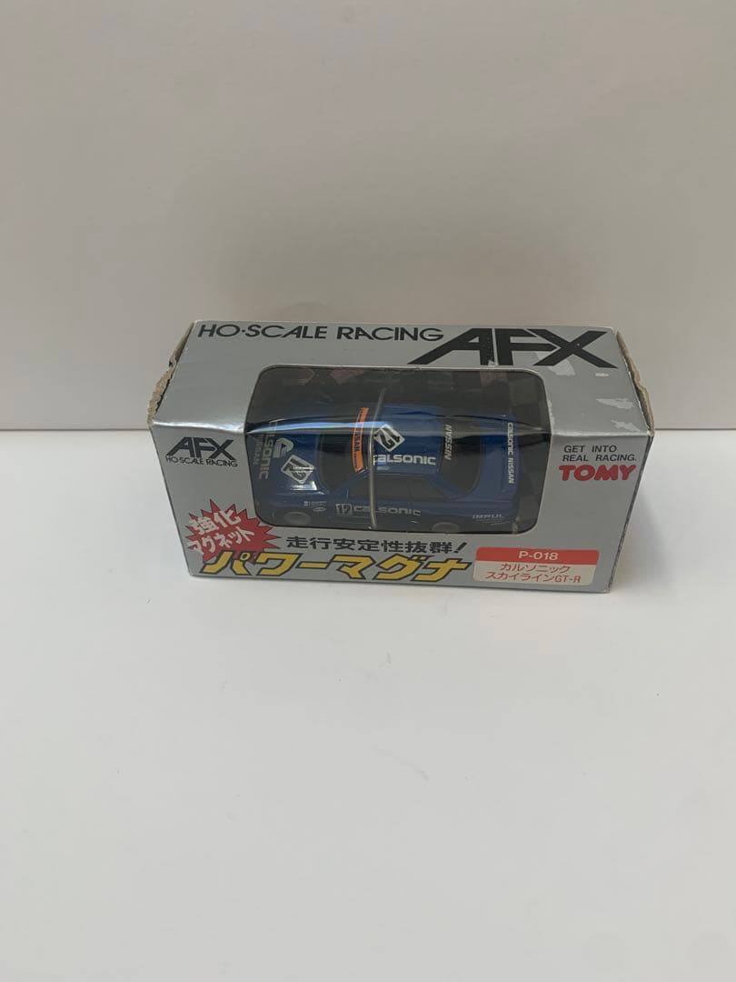 トミー　HOスケールスロットカー　AFX カルソニックスカイラインGT-R
