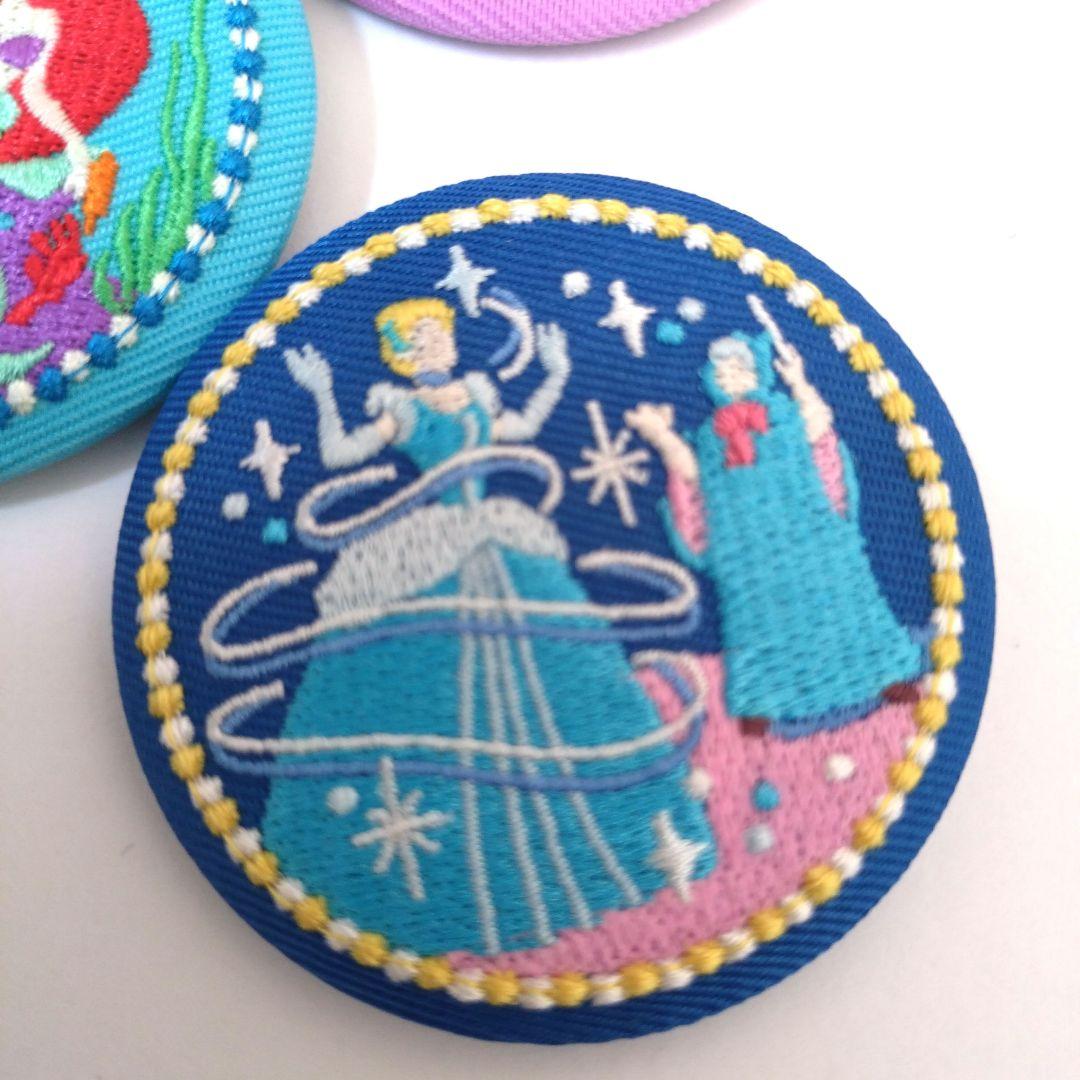 ディズニー 刺繍缶バッジ 5個セット プリンセスセット - メルカリ