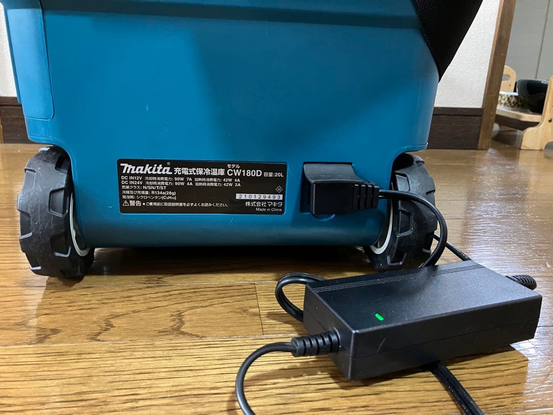 マキタ 充電式保冷温庫 モデルCW180D 容量:20L