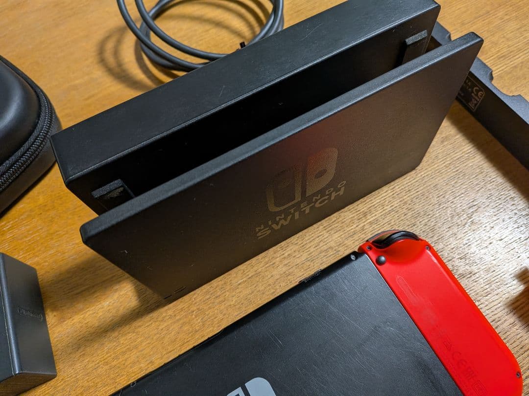 中古品　Nintendo Switch 赤/青 本体